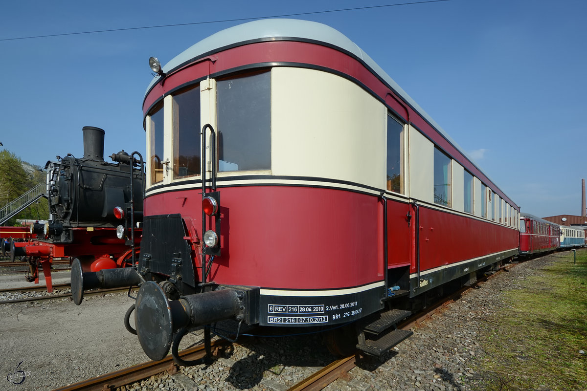 Der Triebwagen 303 022-7 aus dem Jahr 1934 im Eisenbahnmuseum Bochum-Dahlhausen. (April 2018)