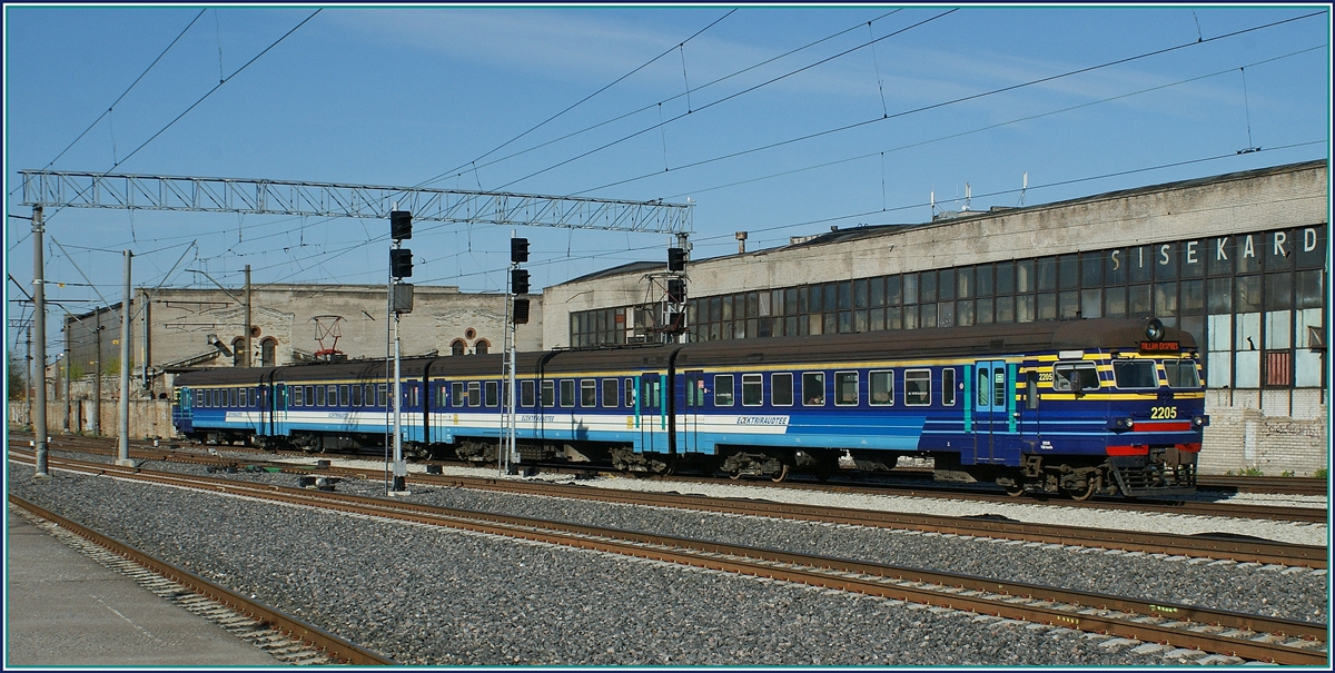 Der Triebzug 2205 der Eliktiraudtee erreicht Tallinn.
9. Mai 2012