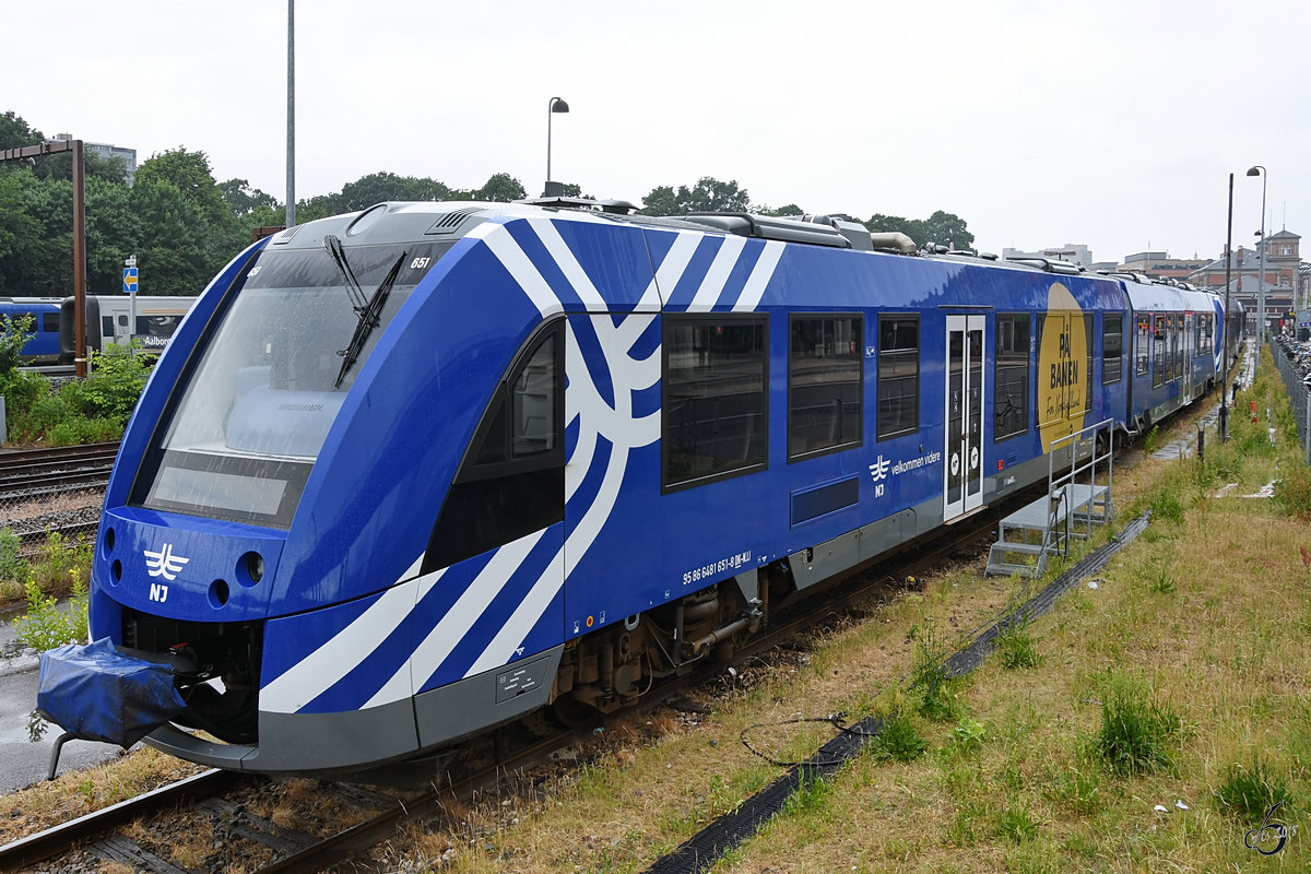 Der Triebzug 651 vom Typ Alstom Coradia LINT 41 warten Anfang Juni 2018 in Aalborg auf den nächsten Einsatz.