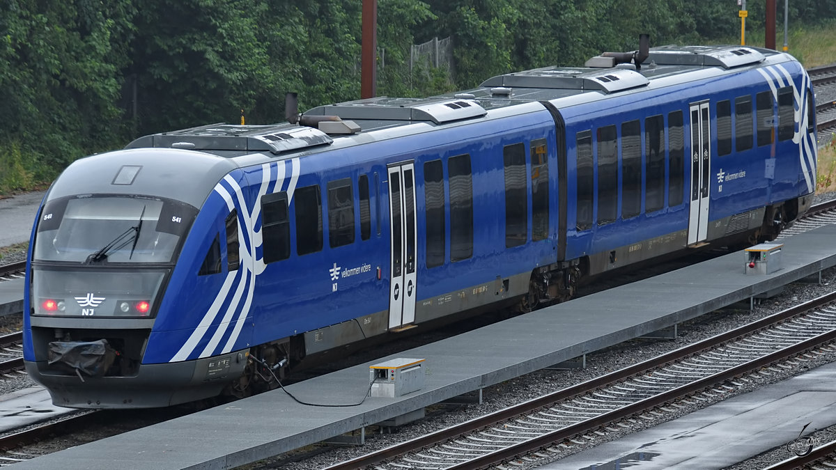 Der Triebzug DM 541  Tordenskiold  war Anfang Juni 2018 auf dem Bahnhof Aalborg abgestellt.