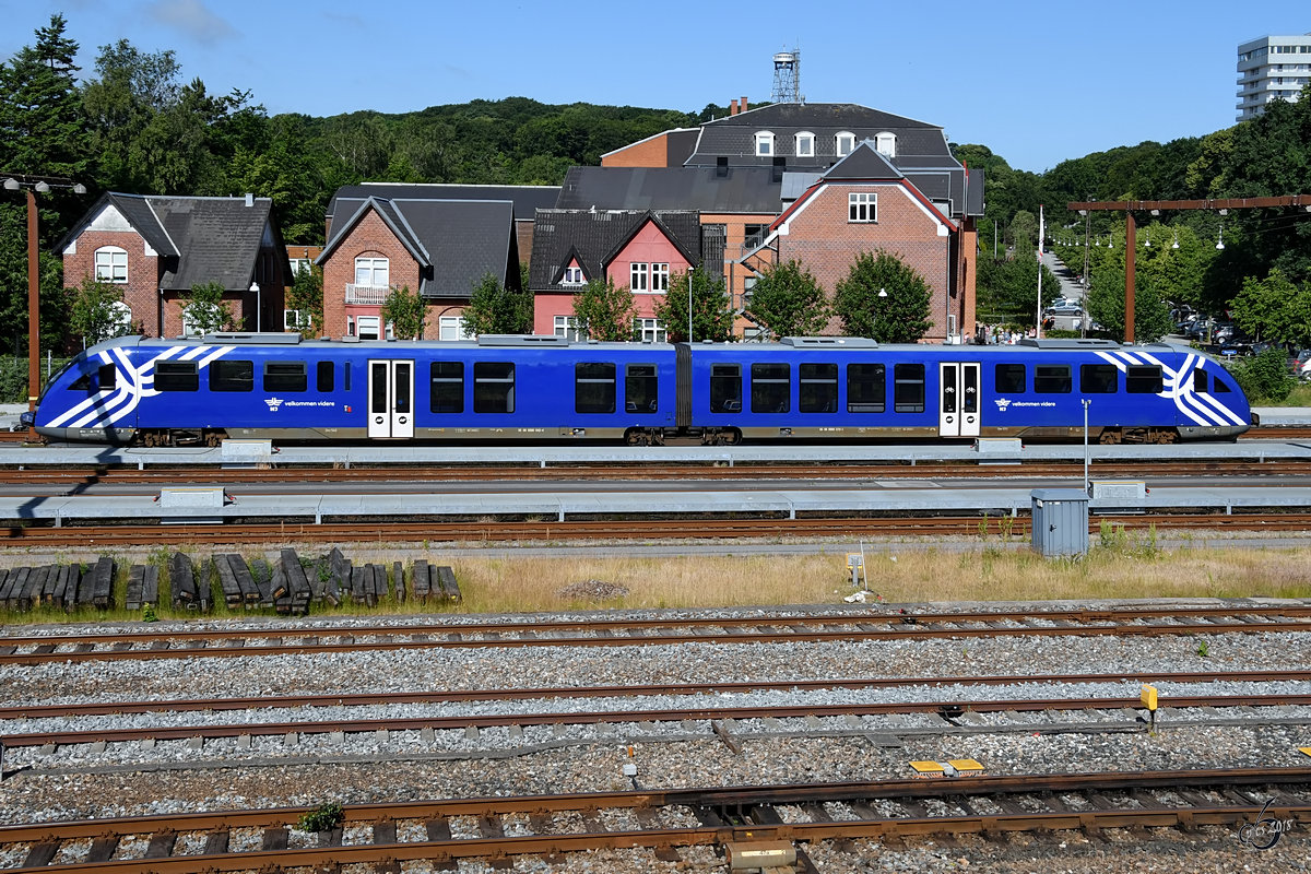 Der Triebzug DM 542 war Anfang Juni 2018 auf dem Bahnhof Aalborg abgestellt.