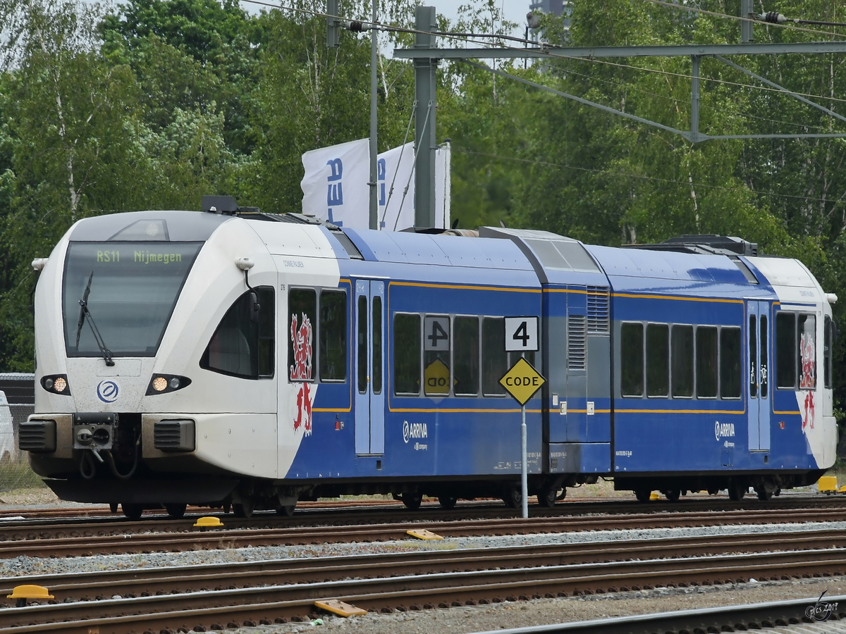 Der Triebzug Stadler GTW 276  Connie Palmen  von Arriva Ende Mai 2019 in Blerick.