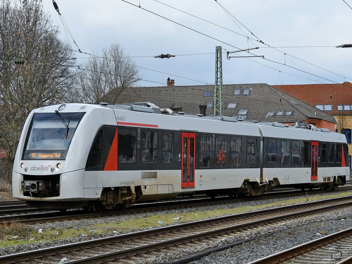 Der Triebzug VT 12 12 05 ist hier Mitte März 2021 kurz vor der Ankunft in Wuppertal-Unterbarmen zu sehen.