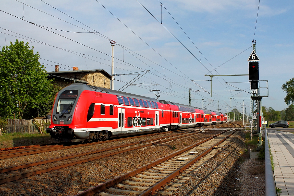 Der Twindexx Vario 445 007 auf der RE 5 von Rostock Hbf nach Elsterwerda am 11.05.2019 in Nassenheide.