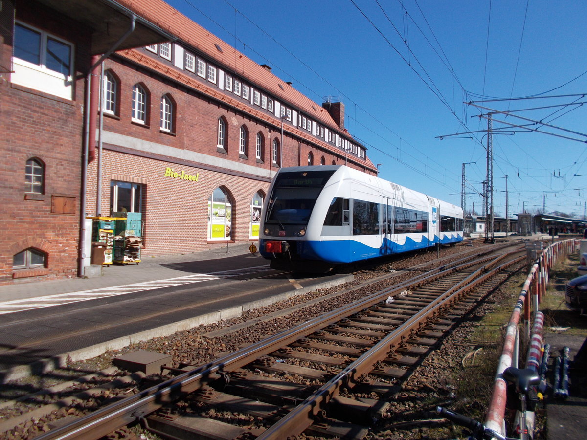 Der UBB 646 112 verließ,am 01.April 2016,den Stralsunder Hbf nach Barth.