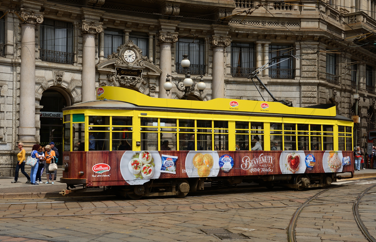 Der  Ventotto  1853 präsentierte sich am 20. Mai 2015 in Vollwerbung , und wurde von mir auf der Piazza Cordusio in Fahrtrichtung Piazza Castelli fotografiert. 
