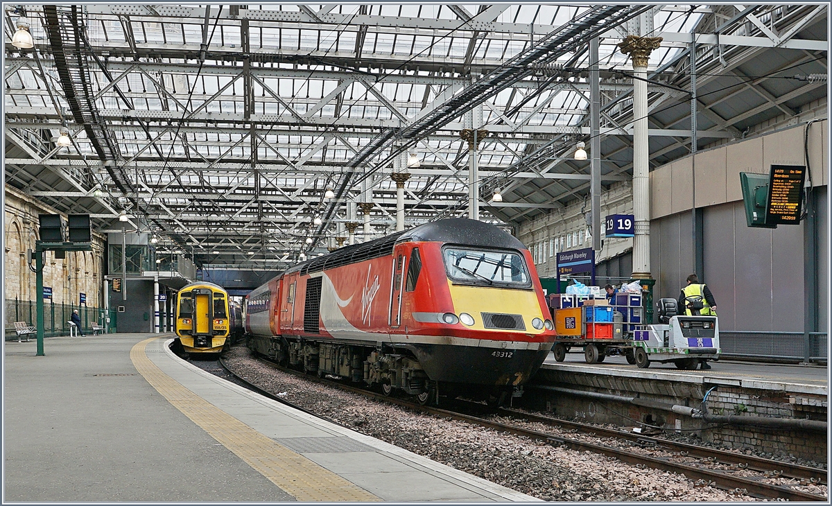 Der Virgin East Coast HST 125 Class 43 N° 43312/208 wartet in Edinburgh auf die Weiterfahrt in den Norden von Schottland. 

23. April 2018