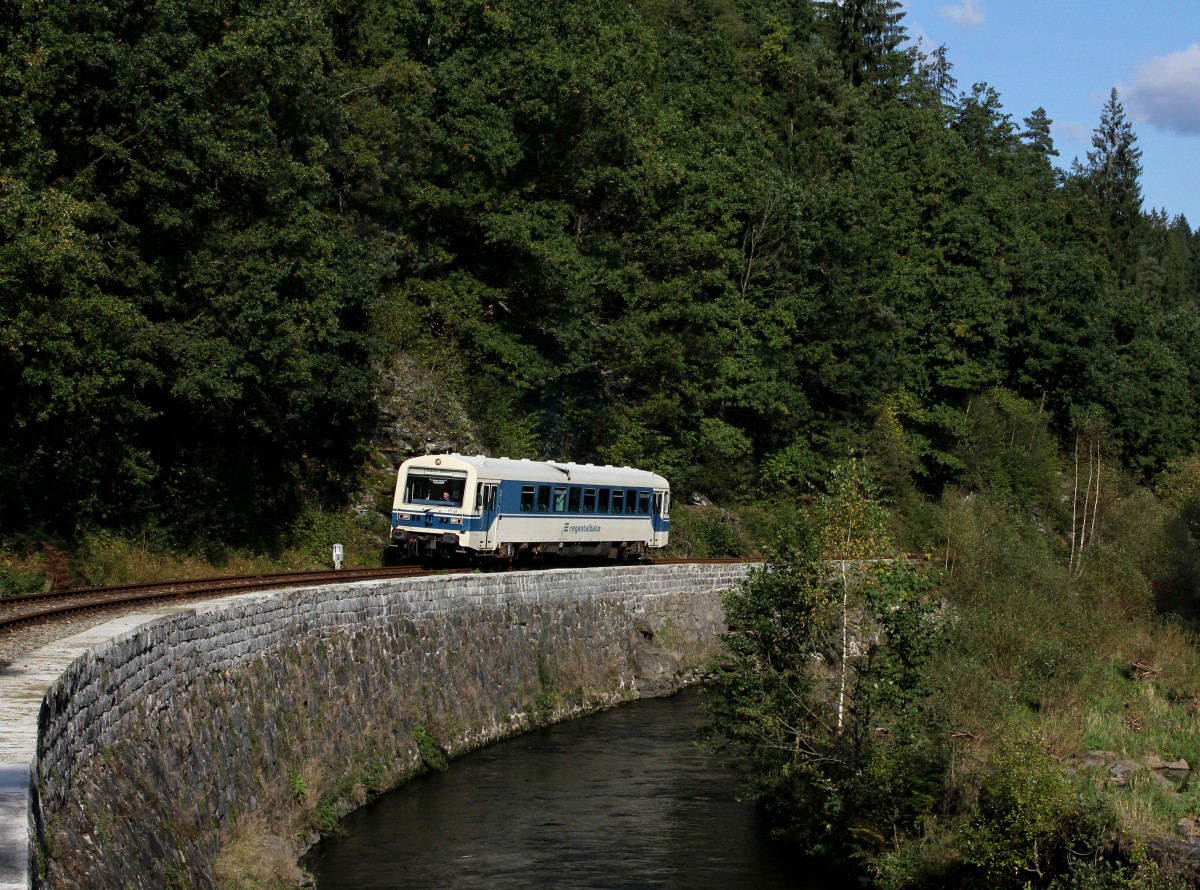 Der VT 08 bei einer Fotofahrt am 27.09.2014 unterwegs bei Teisnach.