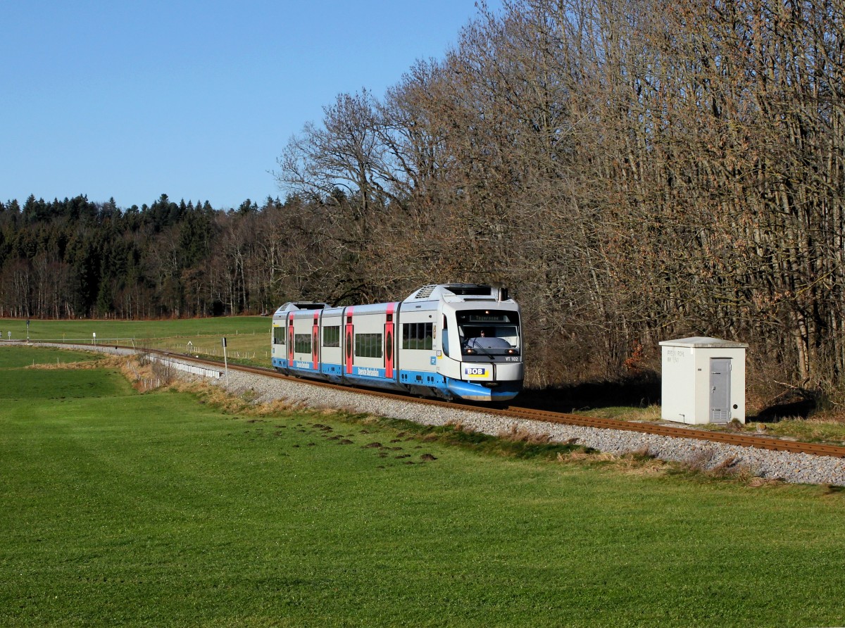Der VT 102 als BOB nach Tegernsee am 06.12.2015 unterwegs bei Schaftlach.