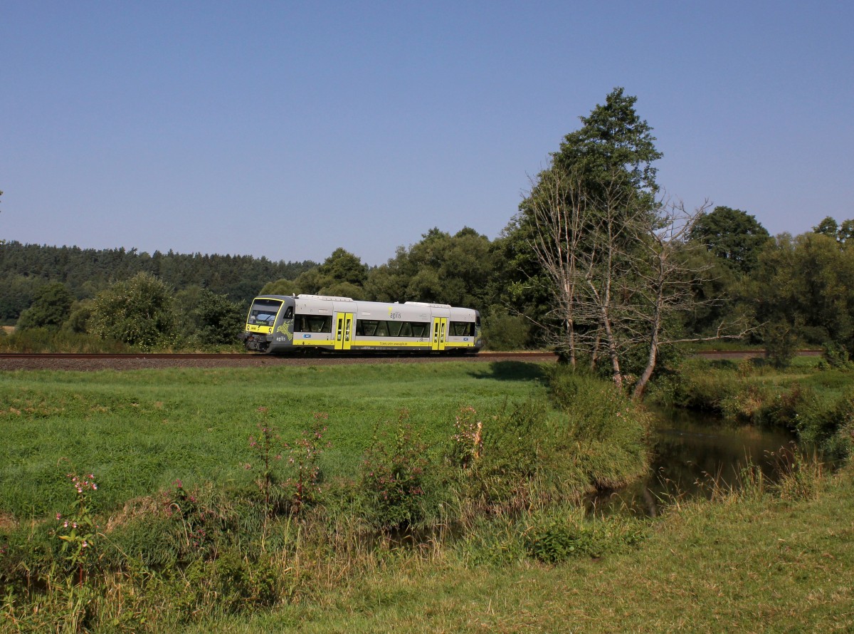 Der VT 650 724 als ag nach Weiden am 22.08.2015 unterwegs bei Pressath.