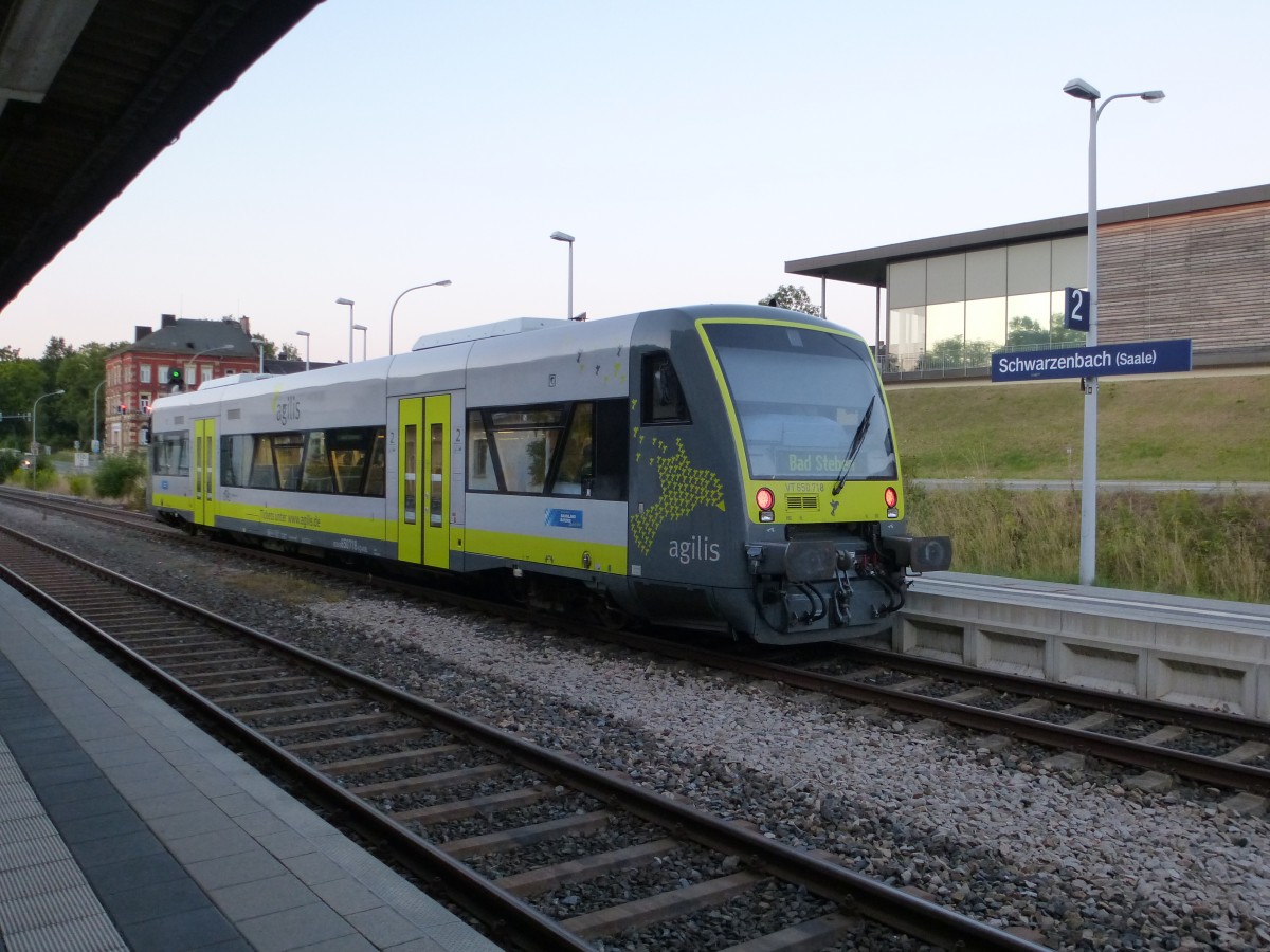 Der VT 650.718 von Agilis steht hier am 16.08.2013 im Bahnhof von Schwarzenbach/Saale zur Fahrt nach Bad Steben bereit.