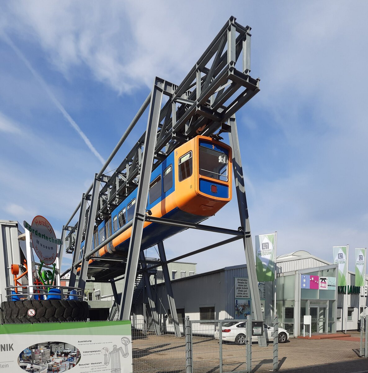 Der Wagen 5 der Wuppertaler Schwebebahn hat im F�rdertechnikmuseum Sinsheim ein neues zu Hause gefunden; 16.02.2023.