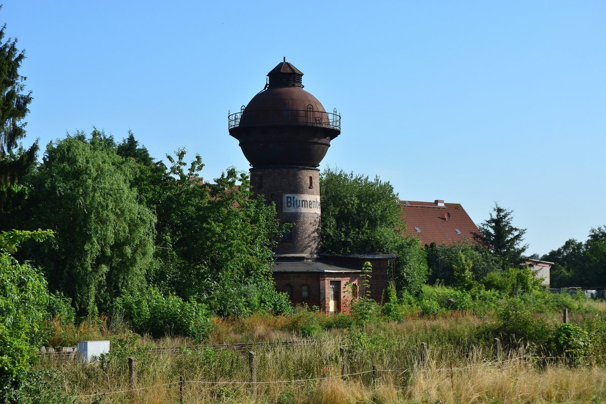 Der Wasserturm weißt noch heute auf das einztige Betriebswerk Blumenberg hin. 

Blumenberg 25.07.2019