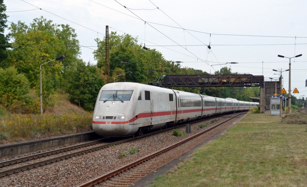 Der wegen der Hochwassersch�den bei Stendal umgeleitete ICE 371 nach Interlaken fuhr am 08.09.13 durch Schkopau Richtung Erfurt.