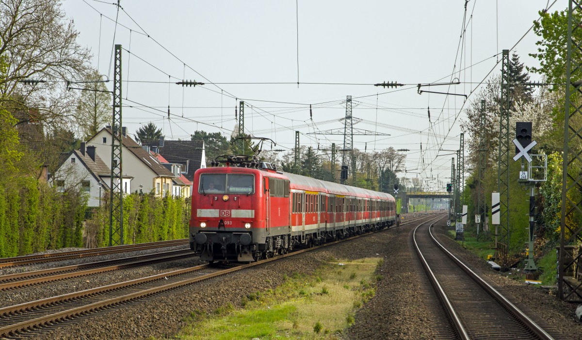 Der Weseler Loc 111 093 RB35 Düsseldorf Hbf - Emmerich. 31-03-2014