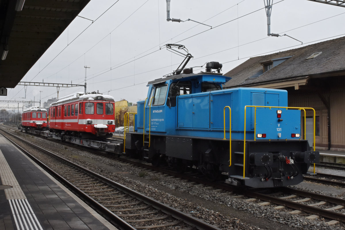 Der Zug, mit den BDe 4/4 Nr. 47 und 46 ist steht im Bahnhof Kaiseraugst und wartet auf die Weiterfahrt zum Werk 2 der Firma Thommen. Die Aufnahme stammt vom 10.12.2020.