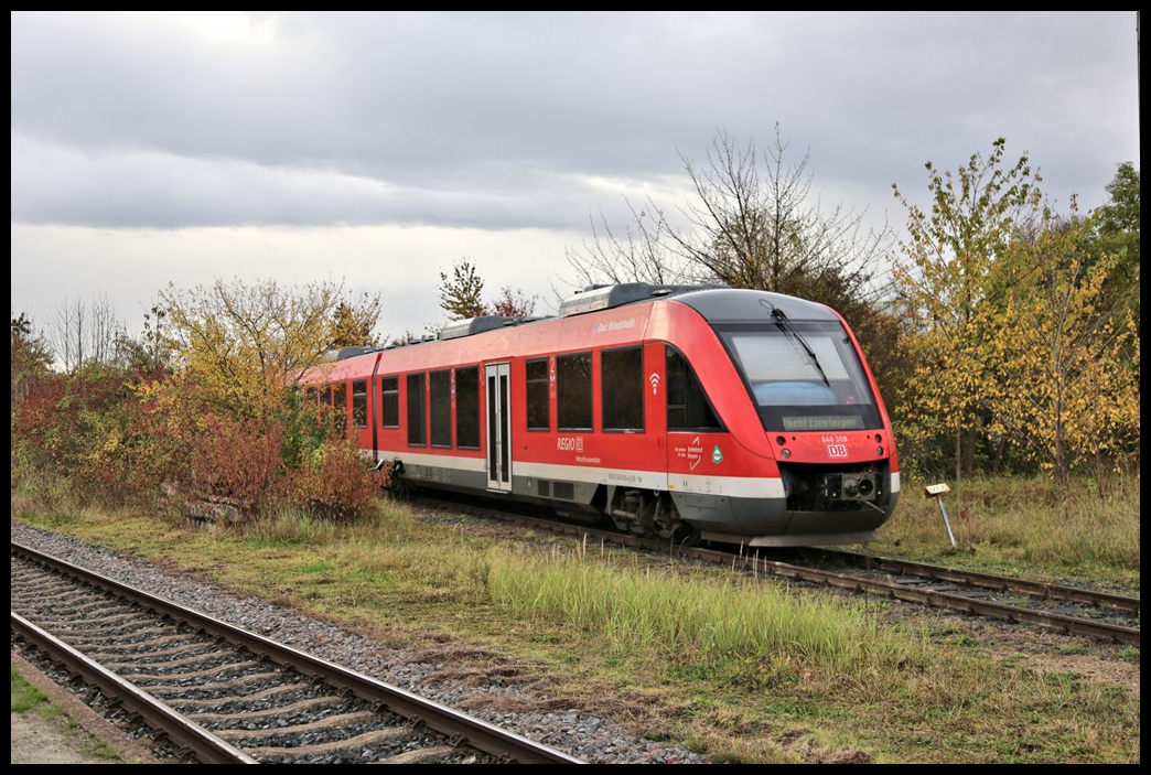 Der Zugverkehr auf der Zenngrundbahn erfordert auch Reservefahrzeuge insbesondere für die Spitzenzeiten. Dieser DB 648308 stand am 29.10.2023 im Endbahnhof Markt Erlbach und wartete dort auf seinen nächsten Einsatz.