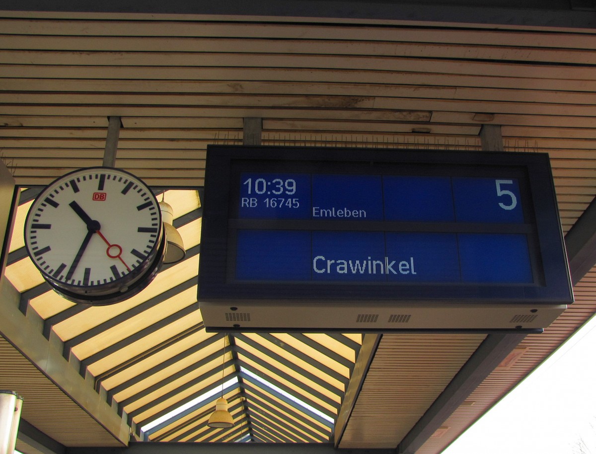 Der Zugzielanzeiger für die RB 16745 nach Crawinkel, am 03.11.2011 in Gotha.