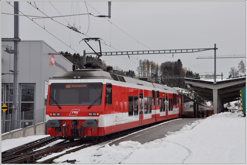 Der zweite Zug bestand aus dem BDeh 3/6 25 und den beiden ex SBB B10 und B11, die meistens nur an diesem Tag zum Einsatz kommen. Heiden (29.11.2015)