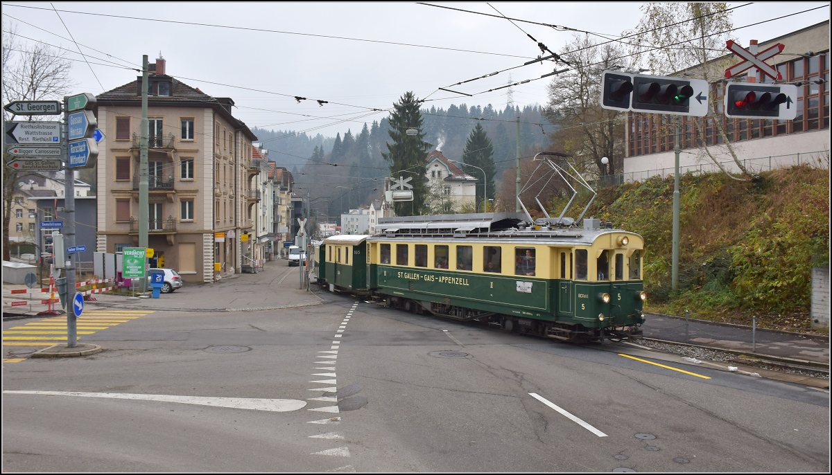 Des Föfis Abschied von der Zahnstange. BCFeh 4/4 in Riethüsli. November 2016.