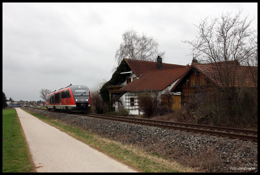 Desiro VT 642601 ist hier am Ortsrand von Bad Wörishofen am 20.3.2017 um 9.06 Uhr nach Türkheim unterwegs.
