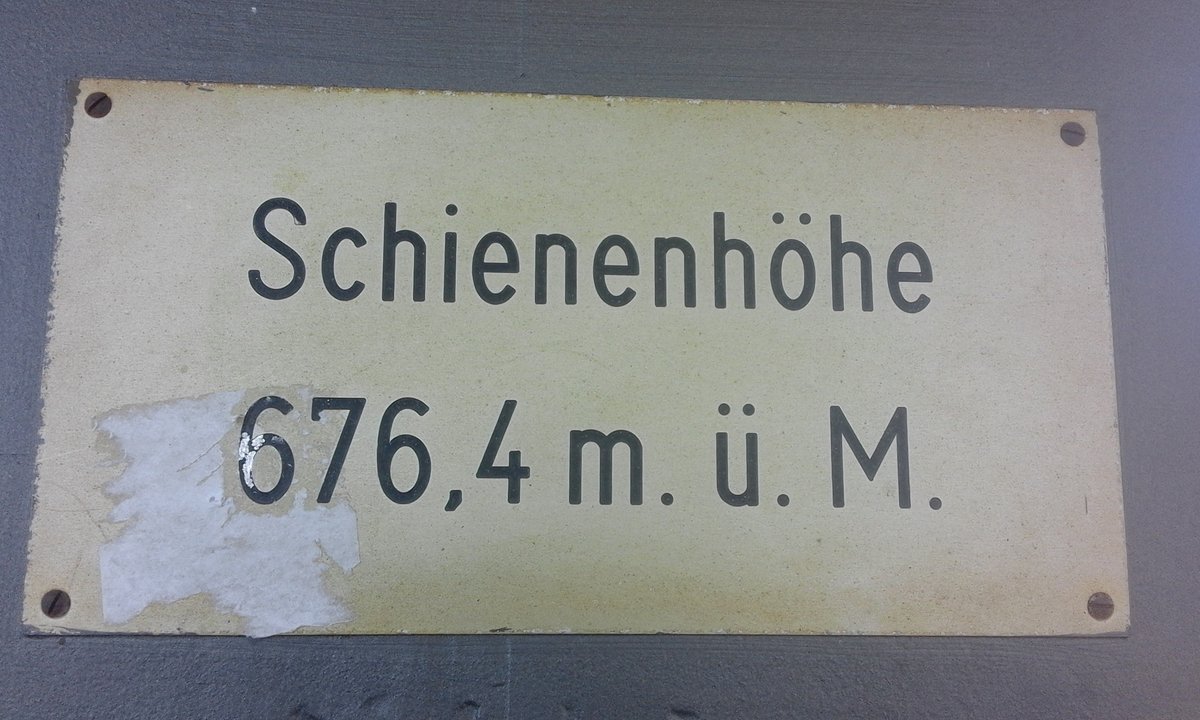 Detail aus frheren Zeiten. Die Infotafel ber die Schienenhhe traf ich in St. Gallen Haggen SOB an.

St. Gallen Haggen, 21.05.2020