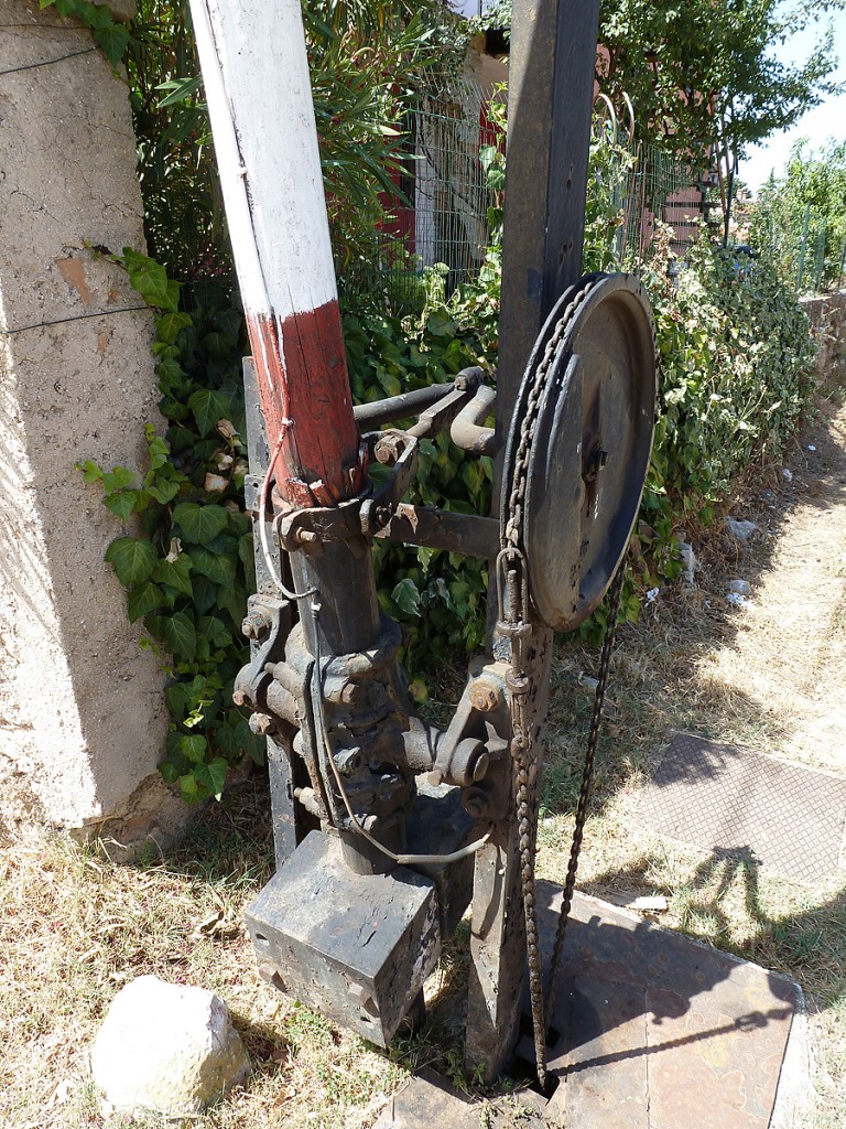 Detail beschrankter bergang in Vodnjan (Strecke Kanfanar Pula) am 3.8.2013