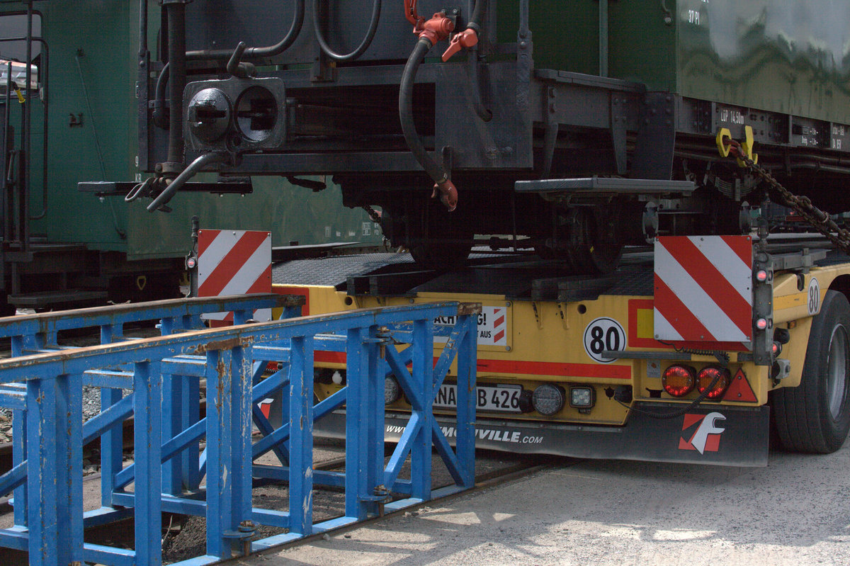 Detail Rampe-Fahrzeug.  18.07.2018  14:06 Uhr.