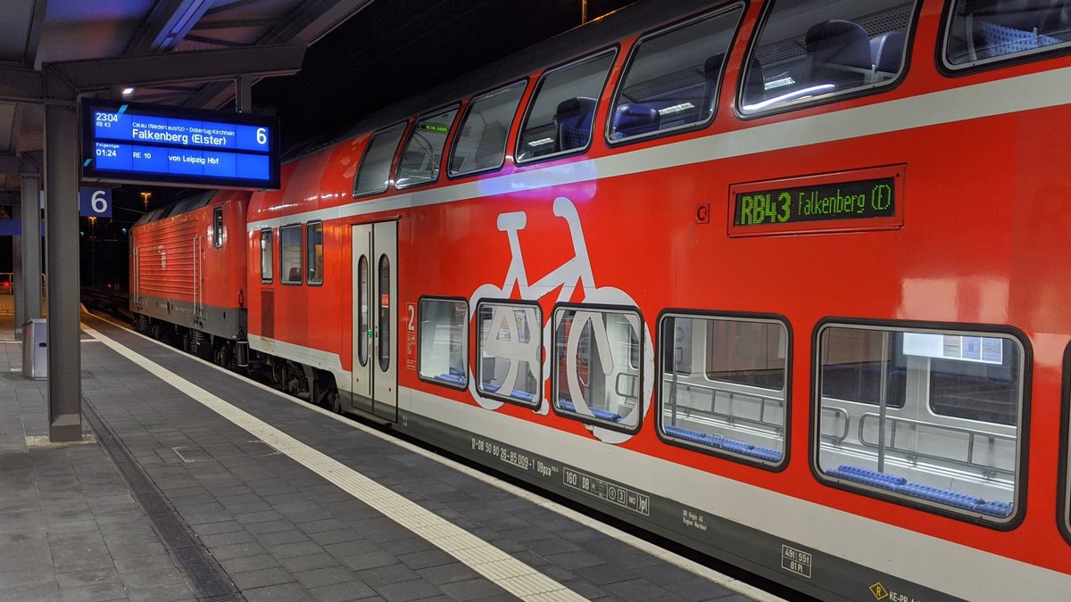 Detailansicht von der Doppelstock Einheit, welche am 15.06.2020 mit der RB43 von Cottbus nach Falkenberg (Elster) fuhr. Hier in Cottbus.