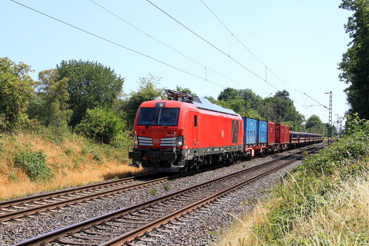 Deutschaland
Lok 249 074 von DBC zieht einem gemischtem G�terzug in Kaarst Broicherseite
29/7/2026