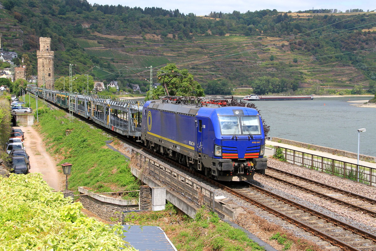 Deutschland
Lok 6193 047 von Altmann Rail Traction zieht einem leerem Autozug in Oberwesel
24/7/2026