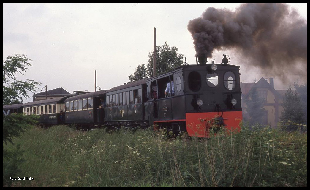 DEV Bruchhausen Vilsen am 19.6.1994: Ausfahrt Lok Plettenberg mit Personenzug in Bruchhausen Vilsen nach Asendorf.
