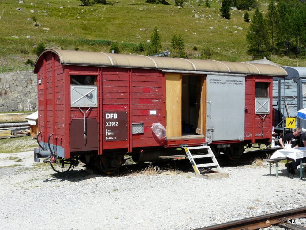 DFB - Dienstwagen X 2932 als Kchenwagen fr das DFB Personal abgestellt im Bahnhof Oberwald am 17.08.2013