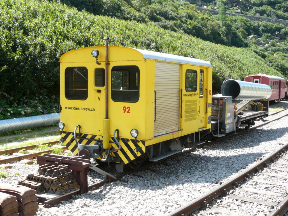 DFB - Tm 2/2 92 mit Diesntwagen abgestellt in Gletsch am 17.08.2013