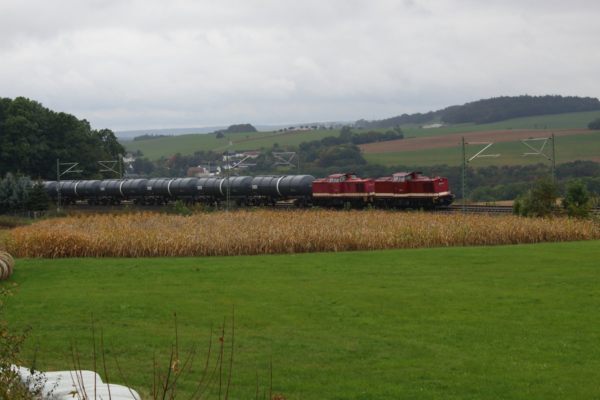 DGS 62094 als Kesselzug von Weiden gen Hamburg Hohe Schaar. Zugloks die V100 der METG 204 271 und 204 354 am 3.10.2016 in Ruppertsgrün.