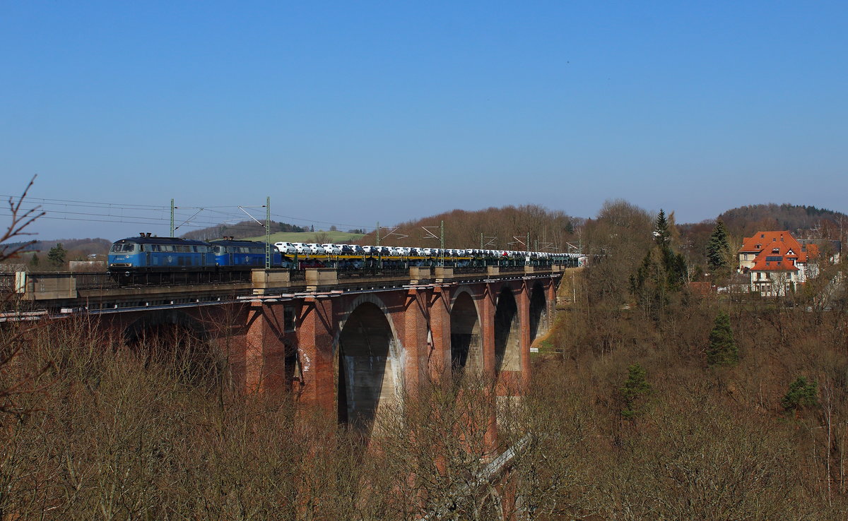 DGS 95291 nach München-Milbertshofen mit EGP 225 002 + 225 802. Gesehen am 8.4.2018 auf der Elstertalbrücke