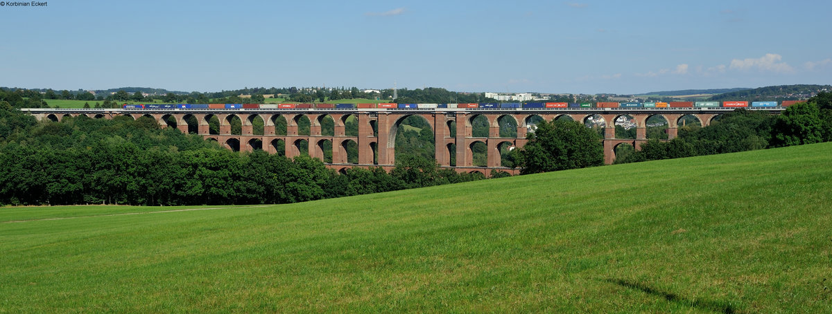 DGS52652 von Hof Hbf nach Glauchau bei der Überquerung der Göltzschtalbrücke, 18.08.2016