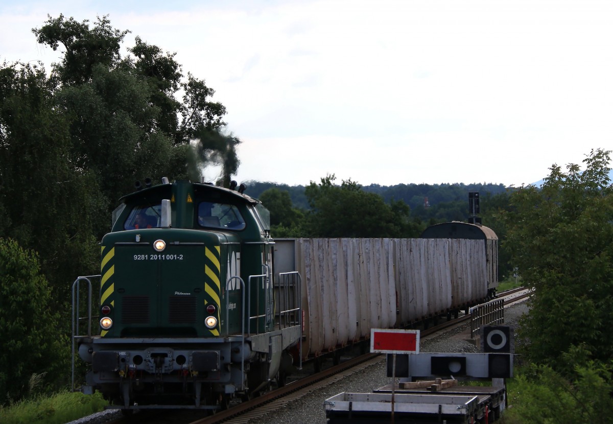 DH 1100.1 zieht den 3 mal wöchentlich verkehrenden Güterzug nach Wies Eibiswald in den Bahnhof Deutschlandsberg hinein. 27.Mai2015