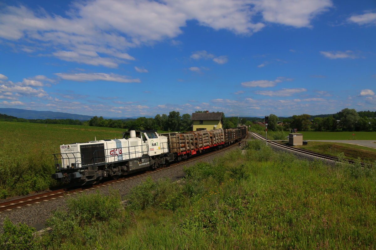 DH 1700. 2 der Werbeträger zum Baulos KAT 2 des Koralmtunnels legt sich im Bahnhof Wettmanstätten in den Bogen . 
26.05.2017