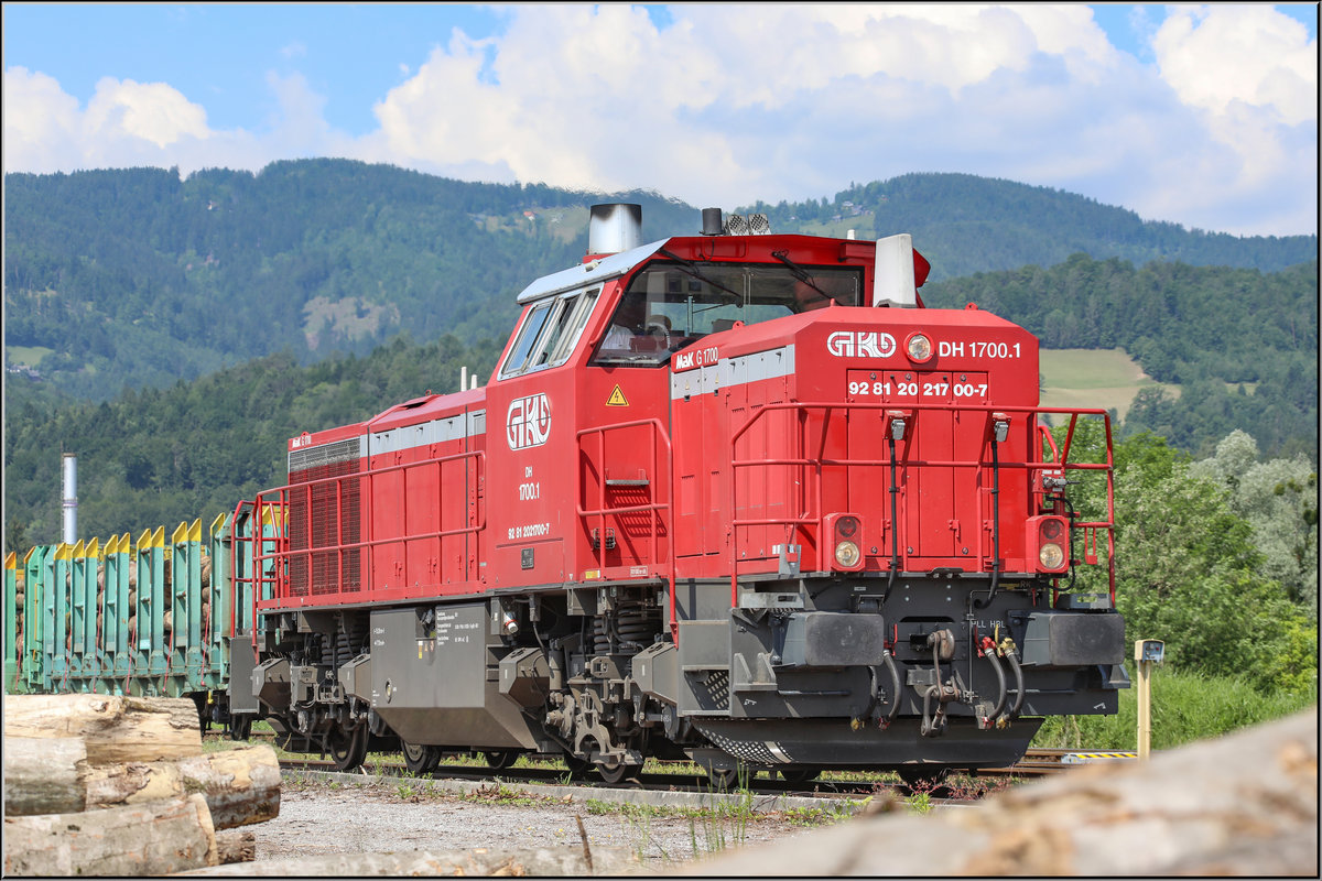 DH 1700.1 im Bahnhof Deutschlandsberg an diesem strahlenden 5.06.2019