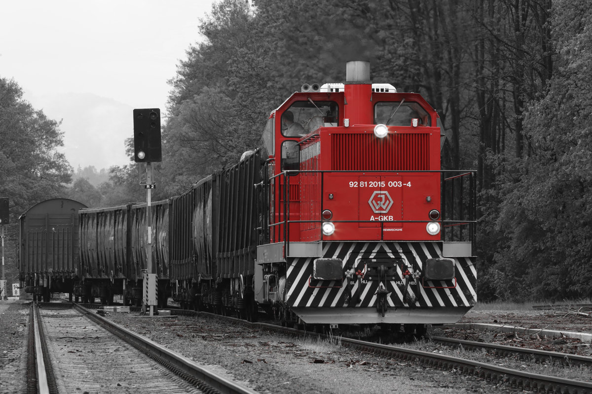 DH1500.3 beim Verschub im Bahnhof Preding Wieselsdorf an diesem Trüb beginnenden 27.April 2018.