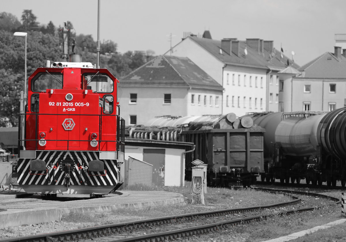 DH1500.5 wartet am Graz Köflacher Bahnhof auf Ihre nächste Ausfahrt. 
27.04.2018