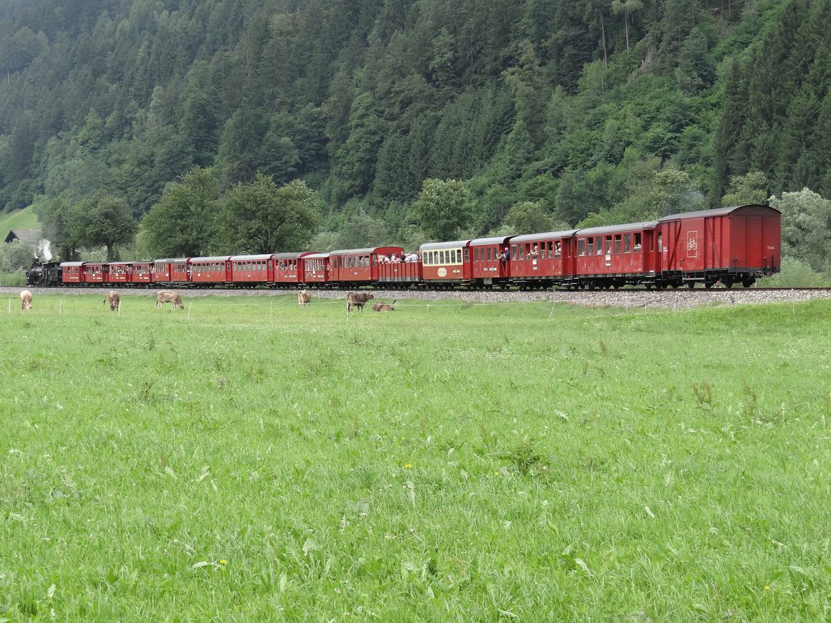 Die 041T 4 mit 16 Wagen zwischen Erlach und Zell Am Ziller - 14-06-2017