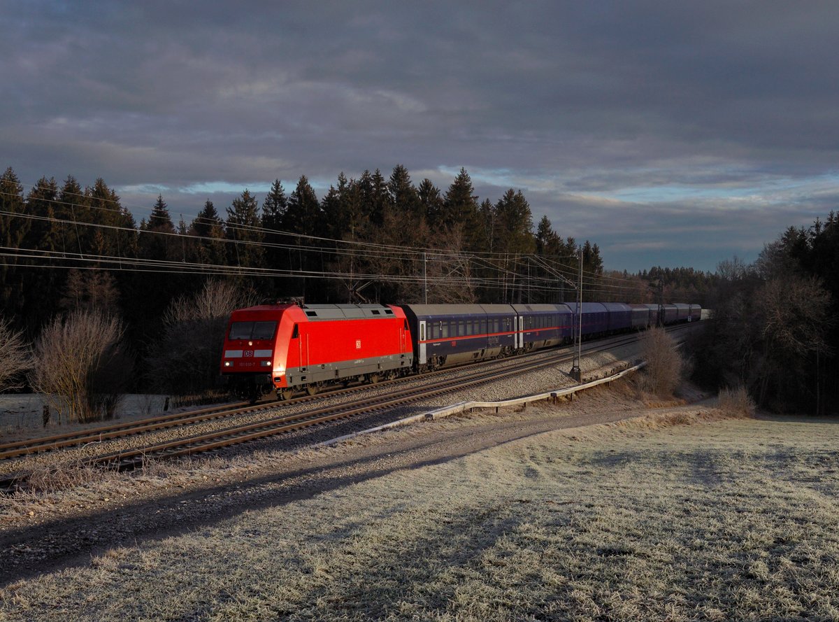 Die 101 010 mit einem NJ nach München am 26.12.2018 unterwegs bei