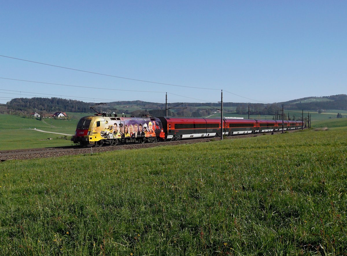 Die 1116 153 mit einem RJ am 30.04.2017 unterwegs bei Weng.