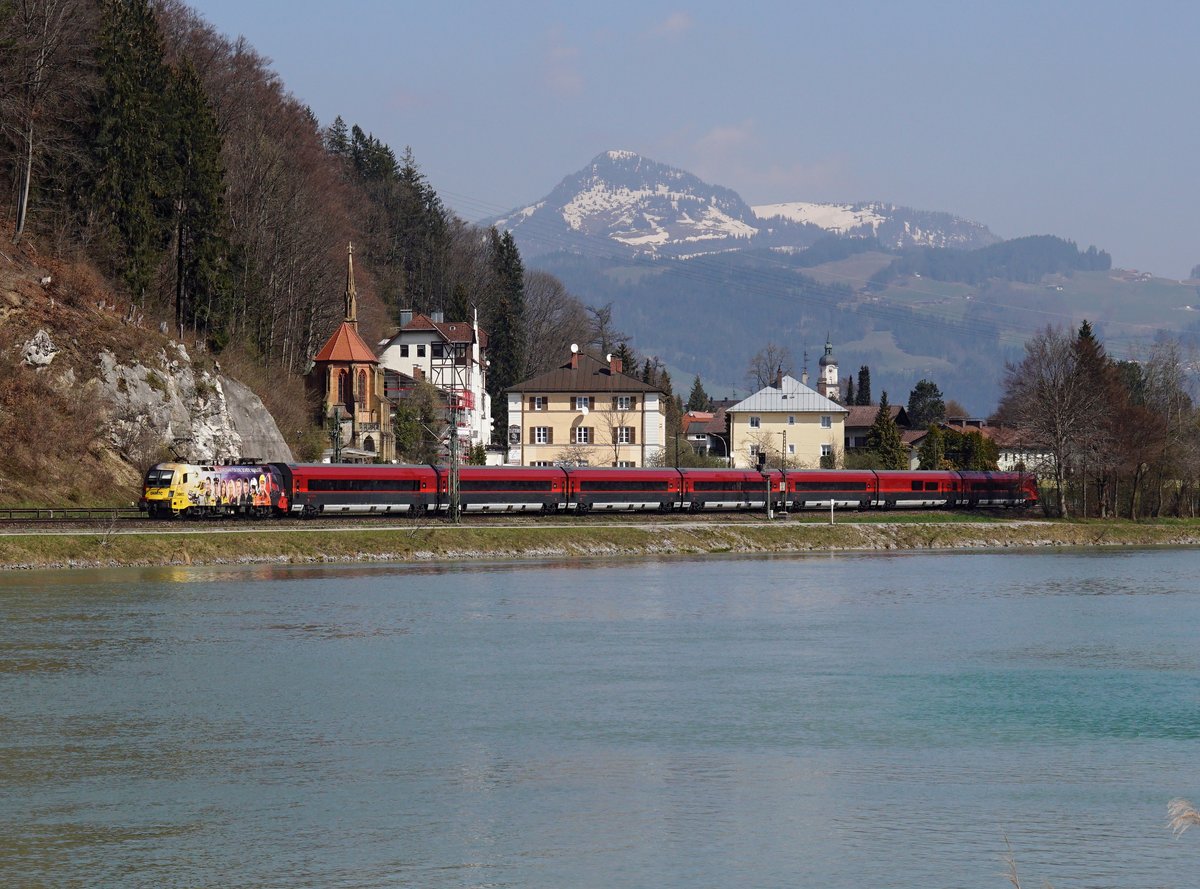Die 1116 153 mit einem RJ am 06.04.2019 unterwegs bei Kufstein.