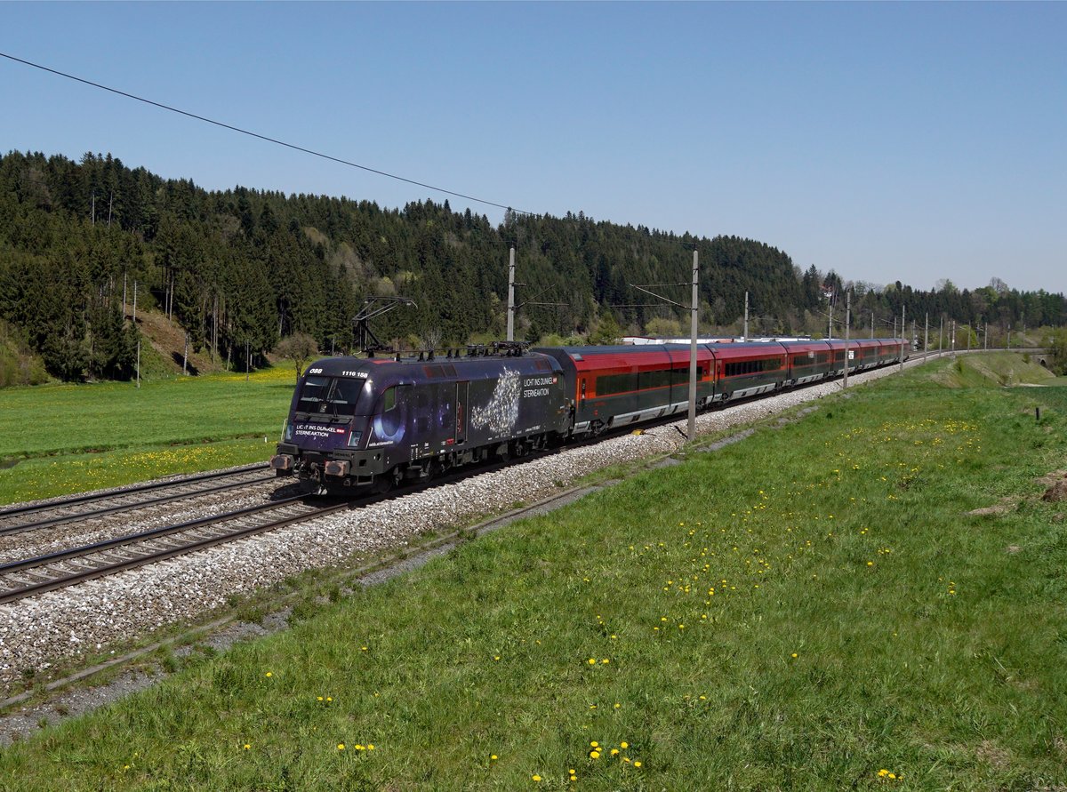 Die 1116 158 mit einem RJ am 30.04.2017 unterwegs bei Pöndorf.