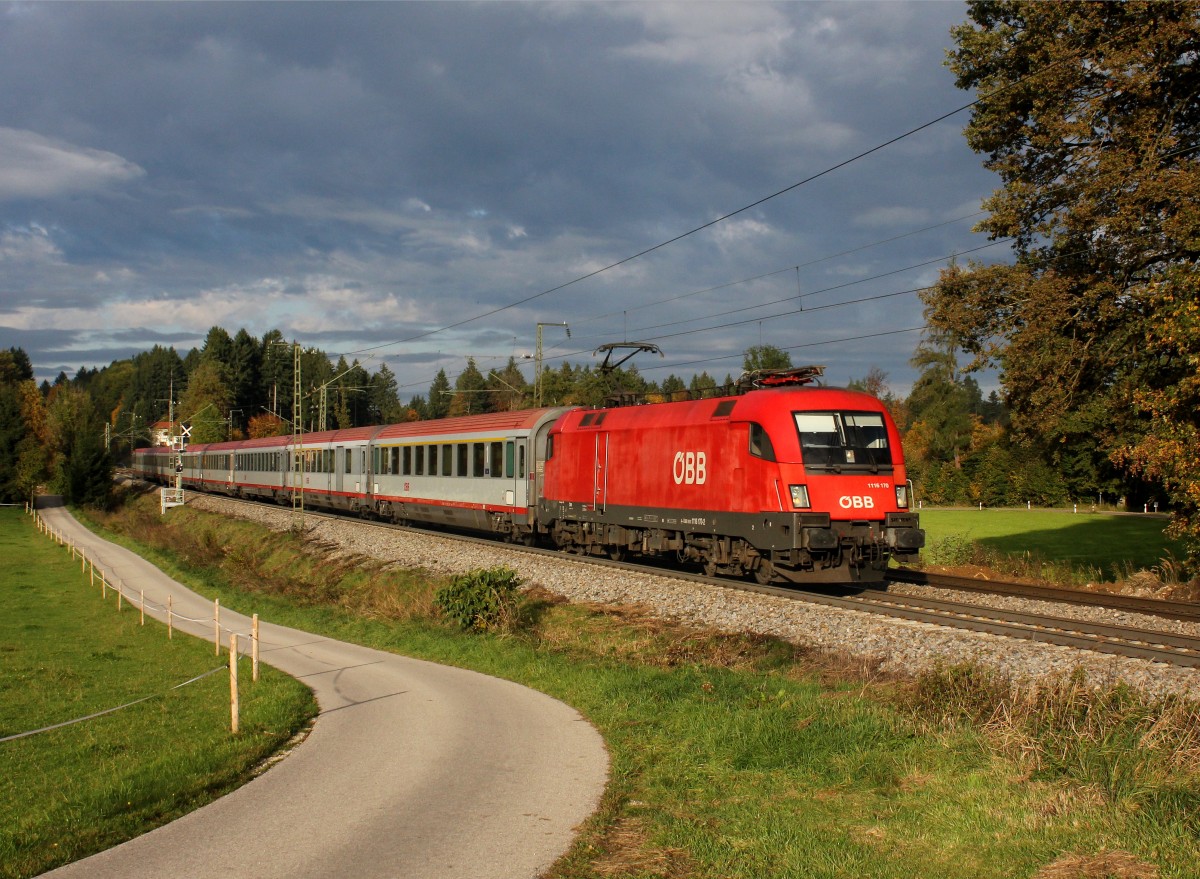 Die 1116 170 mit einem OIC nach Wien am 13.10.2013 unterwegs bei Hufschlag.