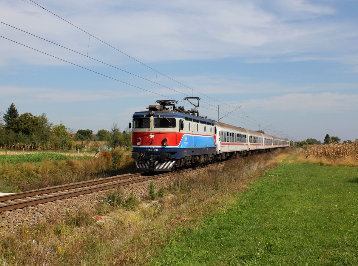 Die 1141 389 mit einem Sonderzug am 04.10.2015 unterwegs bei Reka.