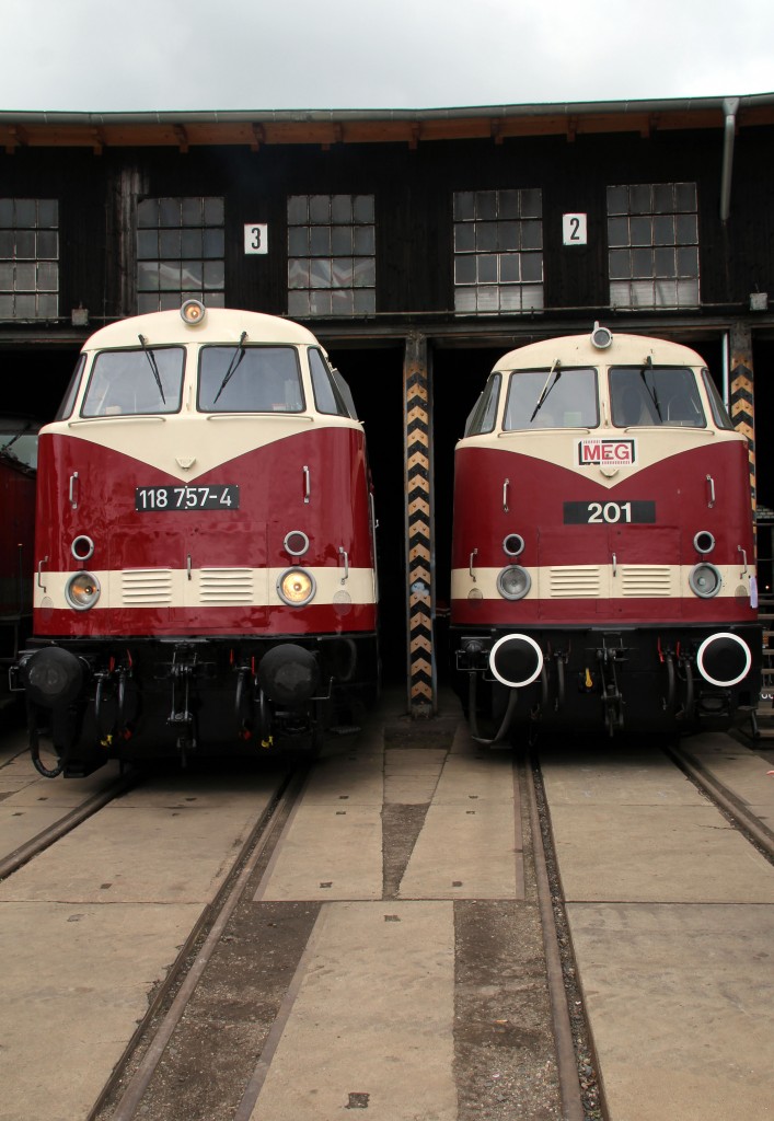 Die 118 757 der EBS und die MEG 201 war bei den 3. Geraer Eisenbahnfrühling in Gera zusehen. Foto 03.05.2014 